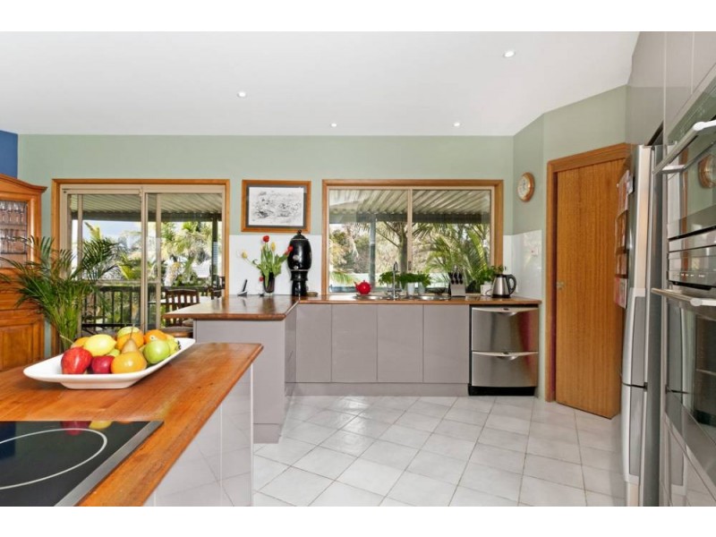 15 Orana Drive, Lake Cathie NSW 2445