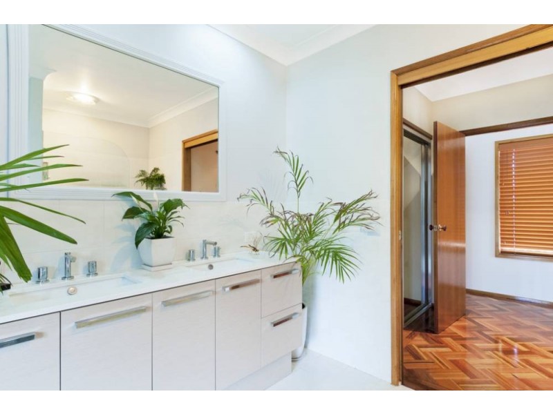 15 Orana Drive, Lake Cathie NSW 2445