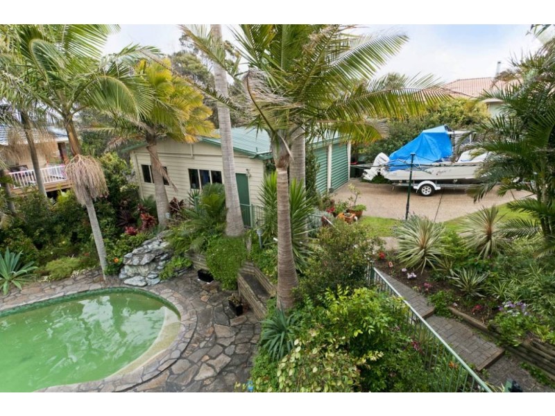 15 Orana Drive, Lake Cathie NSW 2445