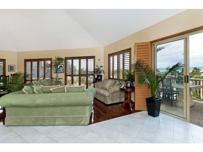 15 Orana Drive, Lake Cathie NSW 2445