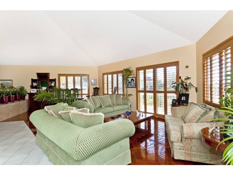 15 Orana Drive, Lake Cathie NSW 2445