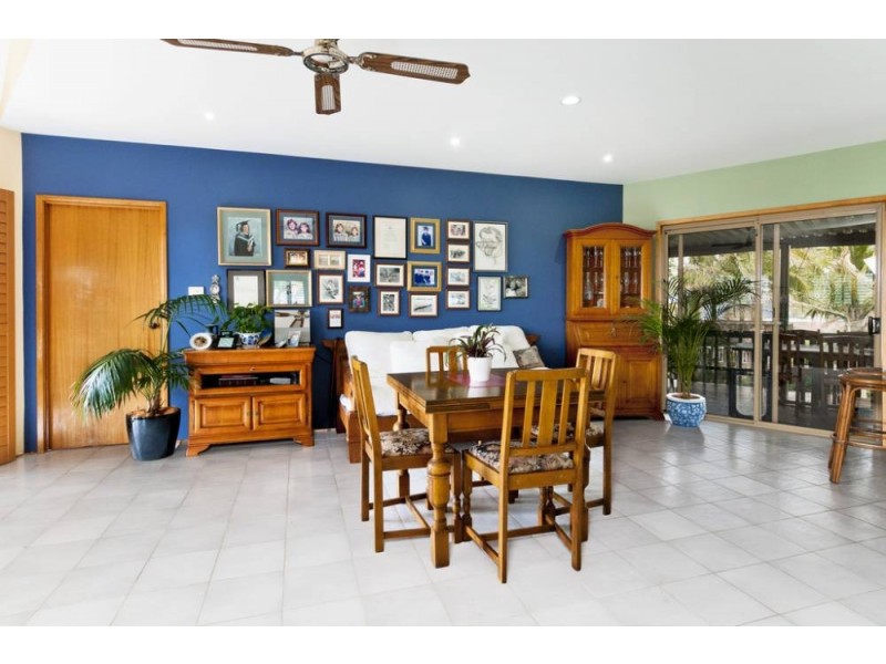 15 Orana Drive, Lake Cathie NSW 2445