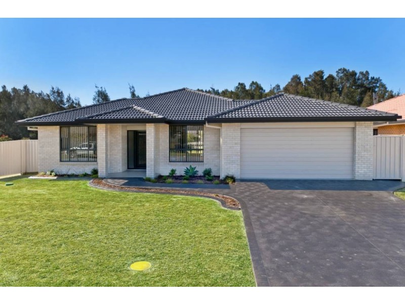 5 Buchan Place, Lake Cathie NSW 2445
