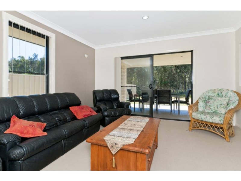 5 Buchan Place, Lake Cathie NSW 2445