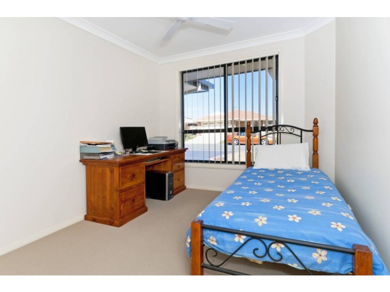 5 Buchan Place, Lake Cathie NSW 2445