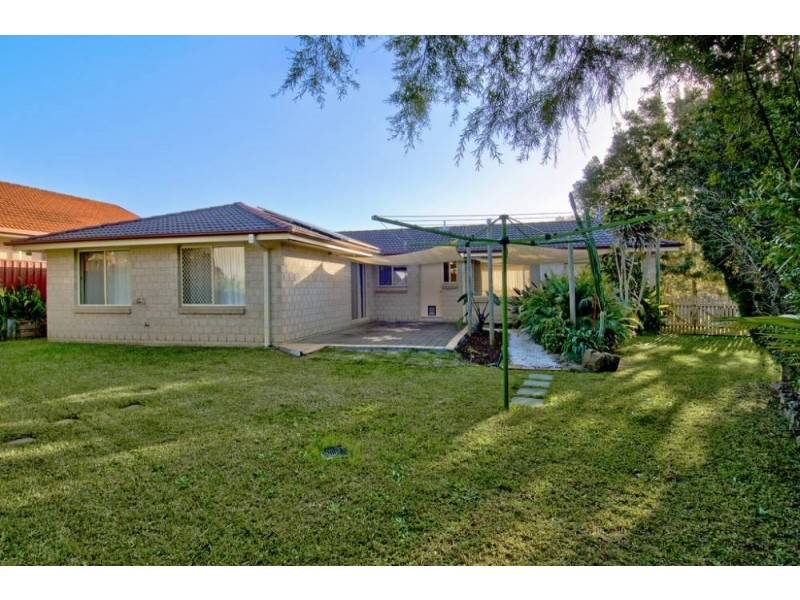 24 Abel Tasman Dr, Lake Cathie NSW 2445