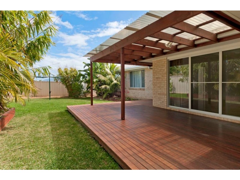 8 Cabarita Cl, Lake Cathie NSW 2445