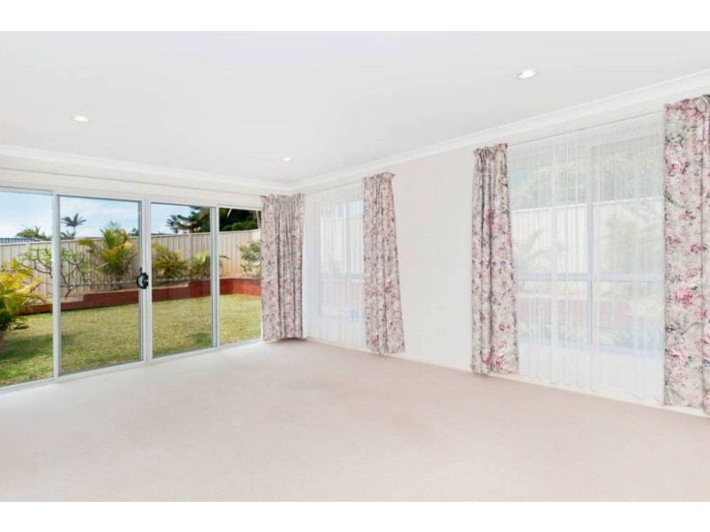 8 Cabarita Cl, Lake Cathie NSW 2445