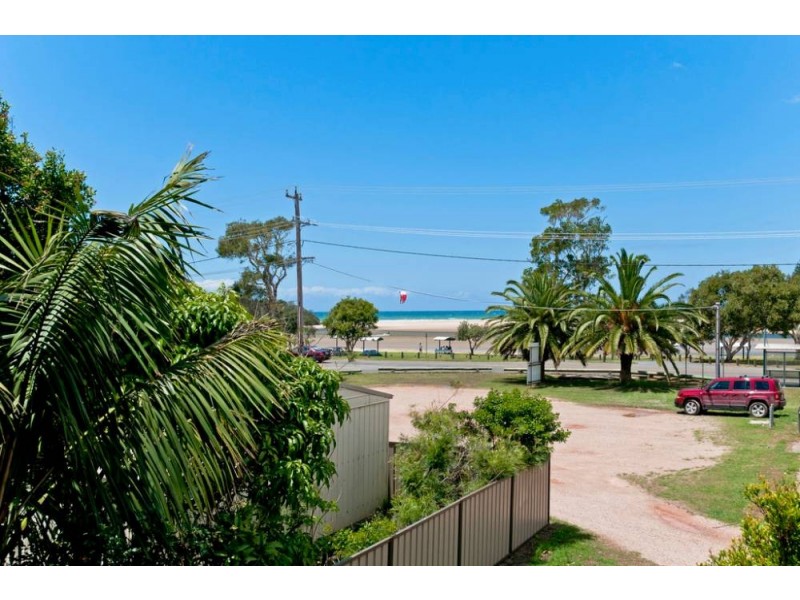 4 Boomerang St, Lake Cathie NSW 2445