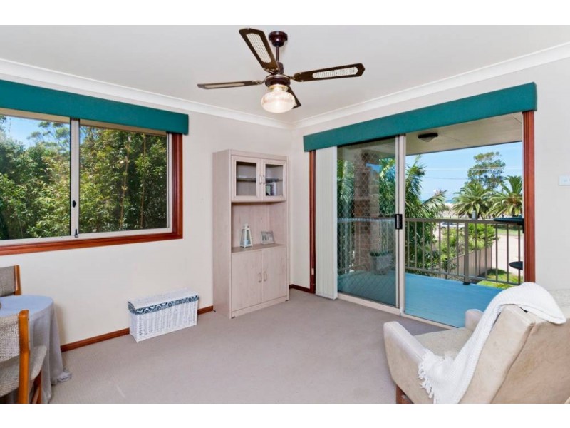 4 Boomerang St, Lake Cathie NSW 2445