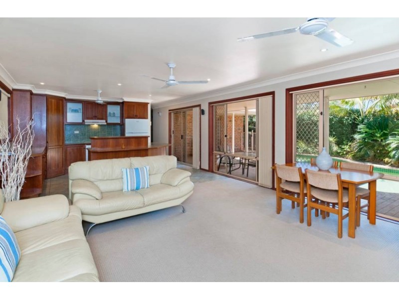 4 Boomerang St, Lake Cathie NSW 2445