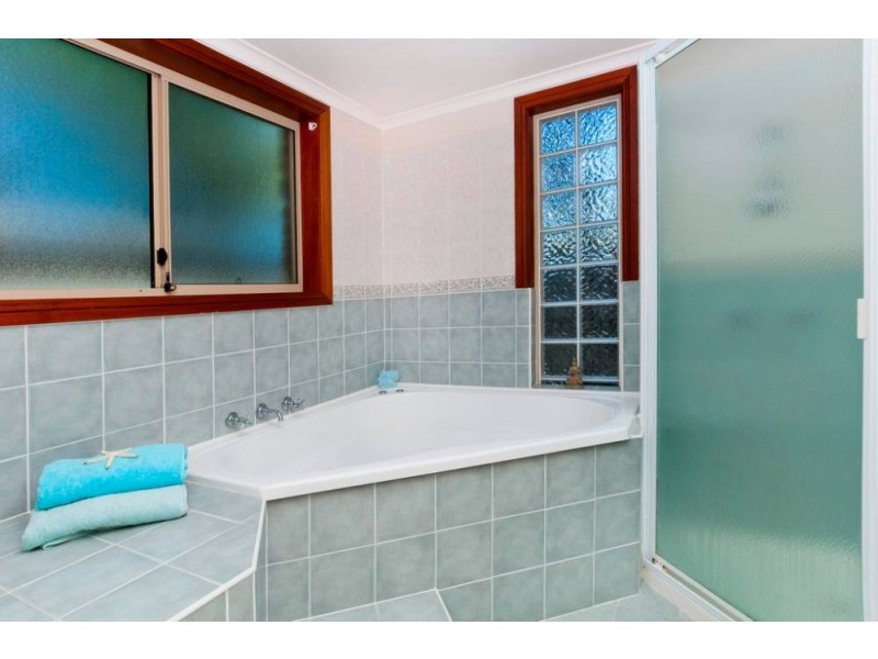 4 Boomerang St, Lake Cathie NSW 2445
