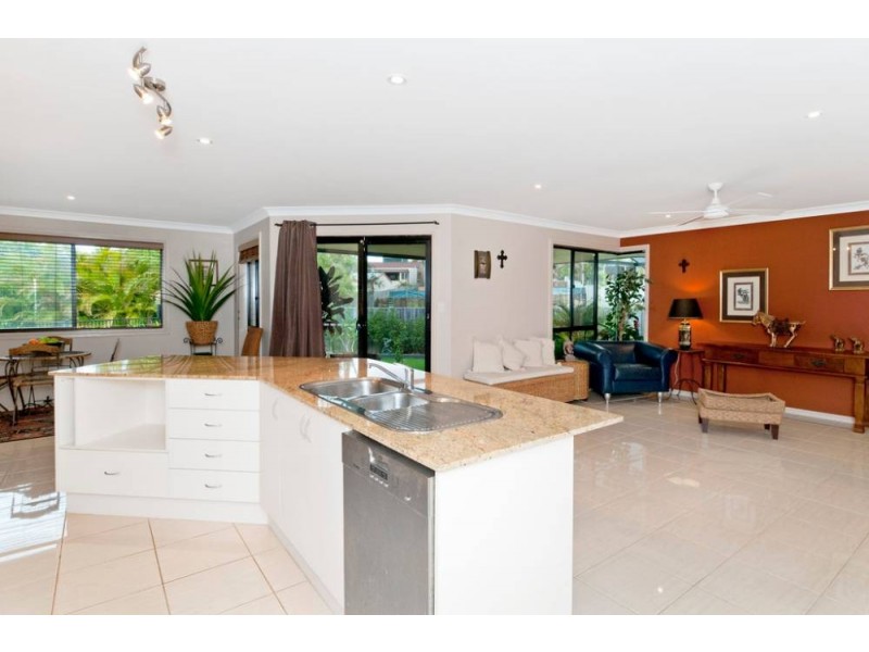 16 Buchan Place, Lake Cathie NSW 2445