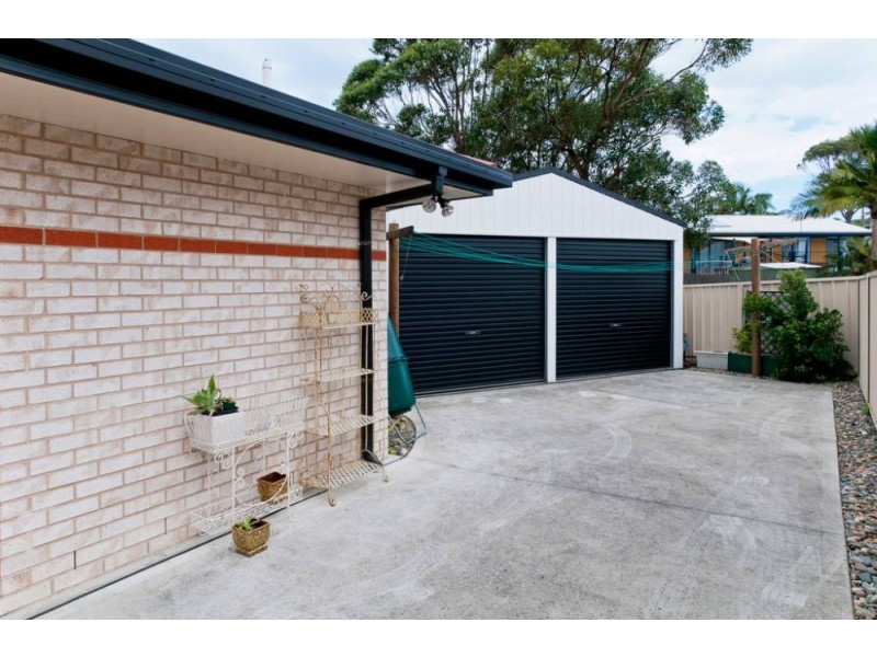 16 Buchan Place, Lake Cathie NSW 2445
