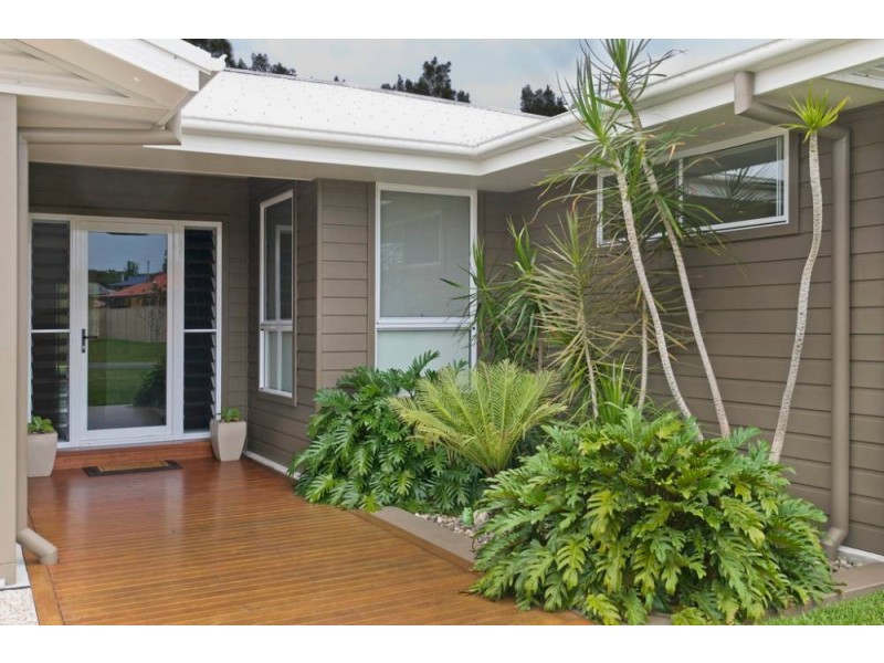 10 Eagle Pl, Lake Cathie NSW 2445