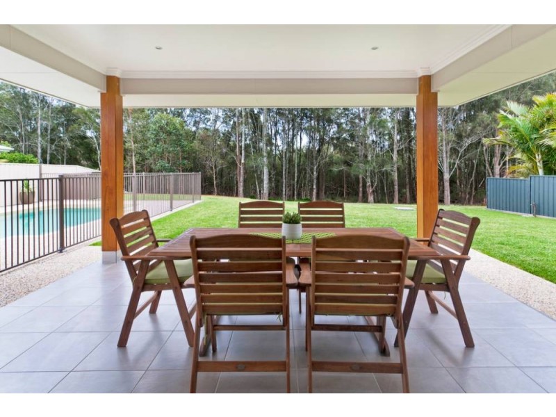 10 Eagle Pl, Lake Cathie NSW 2445