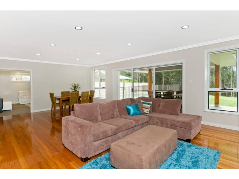 10 Eagle Pl, Lake Cathie NSW 2445