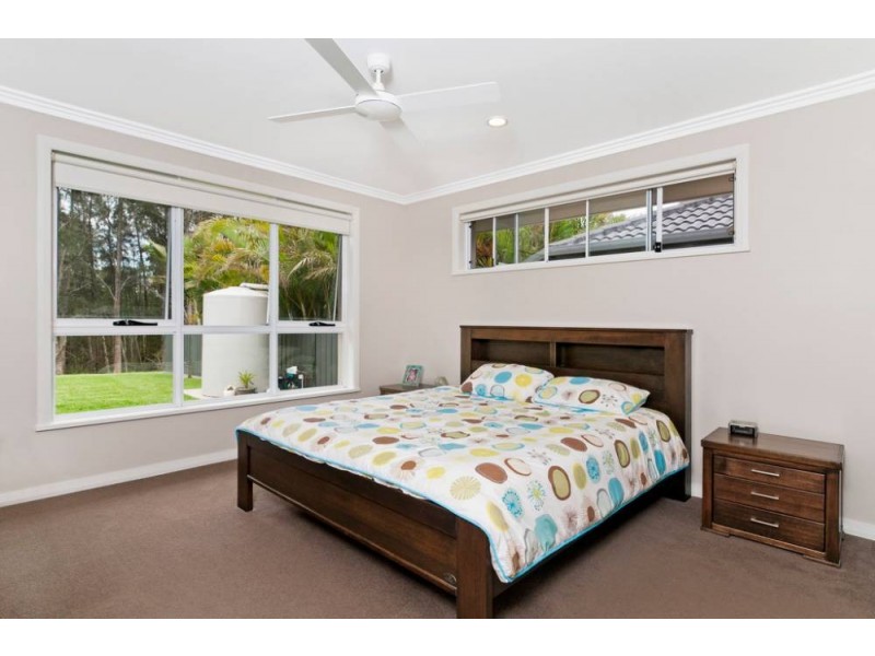 10 Eagle Pl, Lake Cathie NSW 2445
