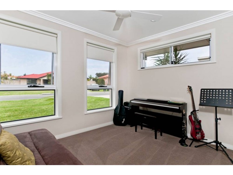 10 Eagle Pl, Lake Cathie NSW 2445