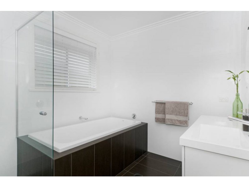 10 Eagle Pl, Lake Cathie NSW 2445