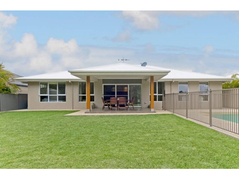 10 Eagle Pl, Lake Cathie NSW 2445