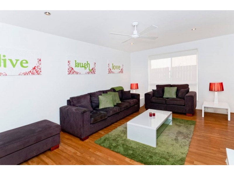 8 Catalina Cl, Lake Cathie NSW 2445