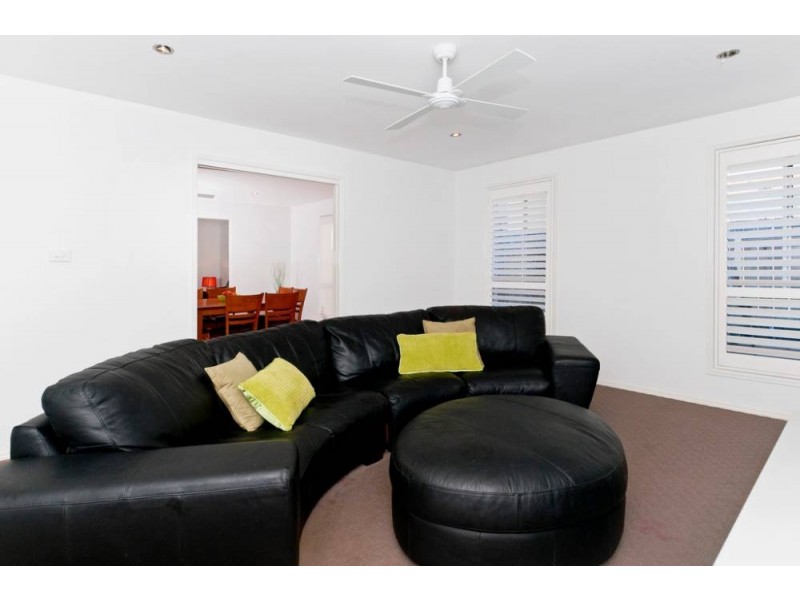 8 Catalina Cl, Lake Cathie NSW 2445