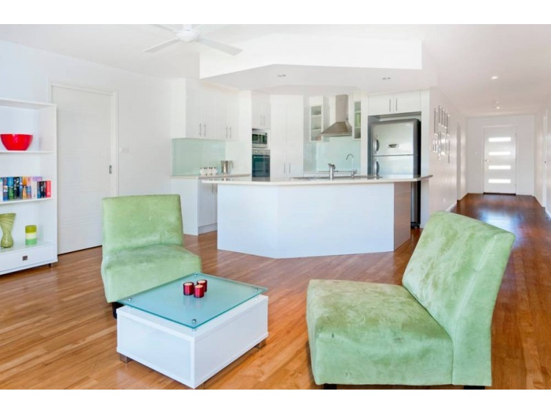 8 Catalina Cl, Lake Cathie NSW 2445