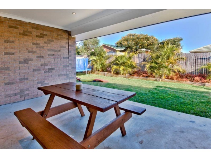 8 Catalina Cl, Lake Cathie NSW 2445