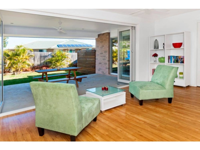 8 Catalina Cl, Lake Cathie NSW 2445