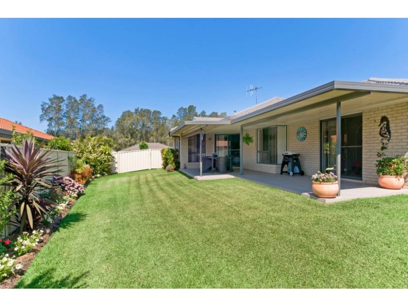 33 Bounty Ave, Lake Cathie NSW 2445