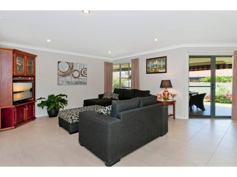 33 Bounty Ave, Lake Cathie NSW 2445