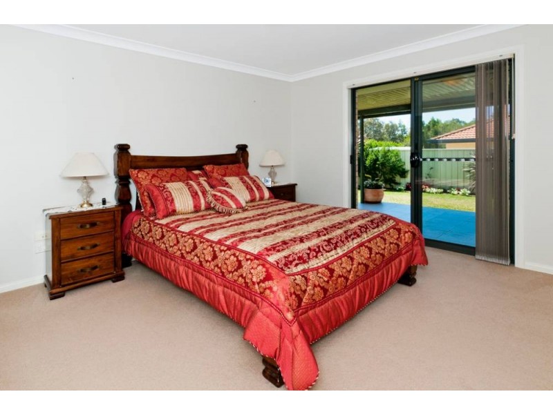 33 Bounty Ave, Lake Cathie NSW 2445