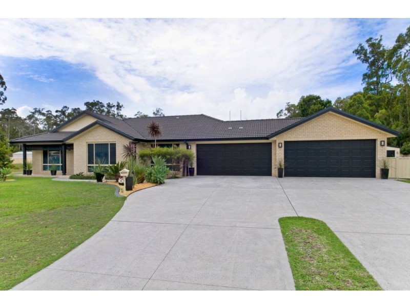 4 Forestway, Lake Cathie NSW 2445