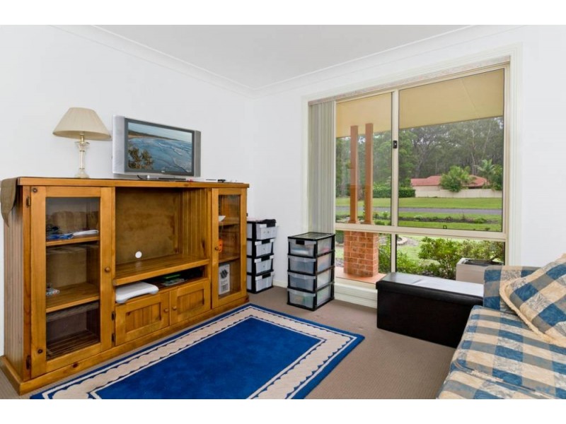 24 Lakeside Way, Lake Cathie NSW 2445