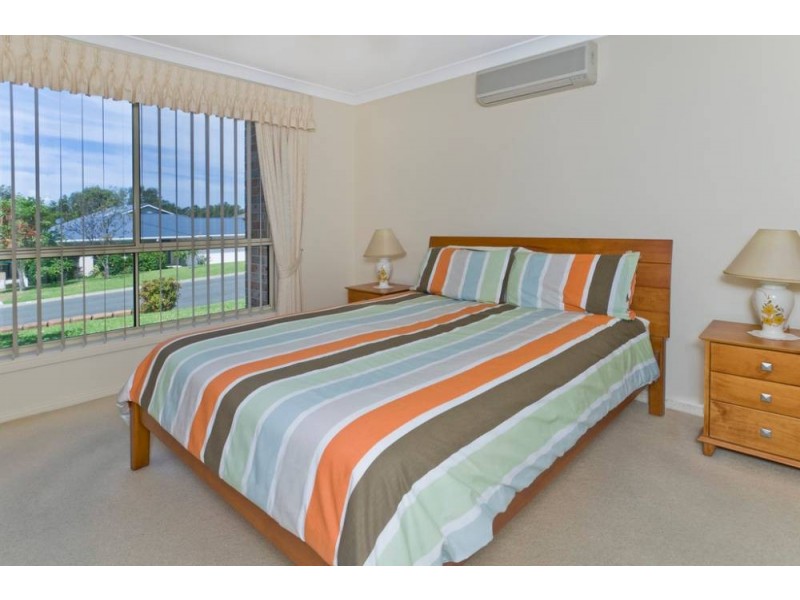 19 Bligh Pl, Lake Cathie NSW 2445