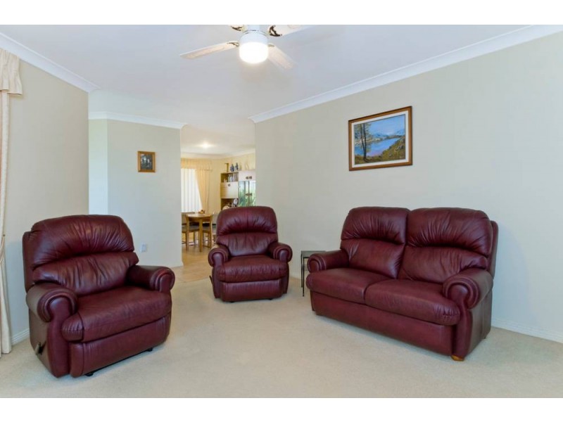 19 Bligh Pl, Lake Cathie NSW 2445