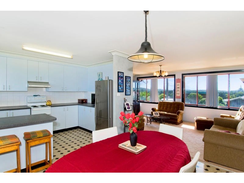 1548 Ocean Dr, Lake Cathie NSW 2445