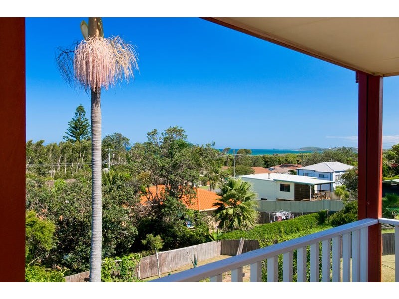 1548 Ocean Dr, Lake Cathie NSW 2445