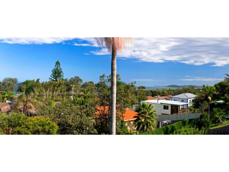 1548 Ocean Dr, Lake Cathie NSW 2445