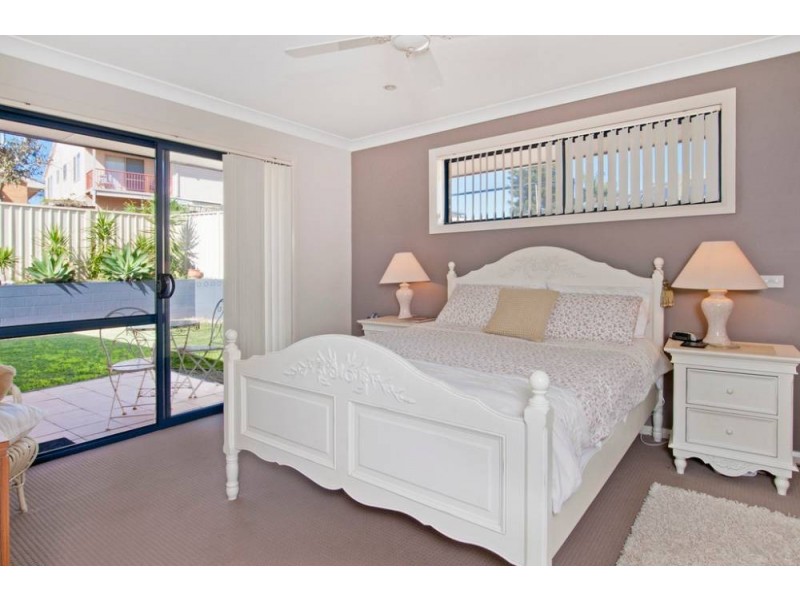 6 Colli Cl, Lake Cathie NSW 2445