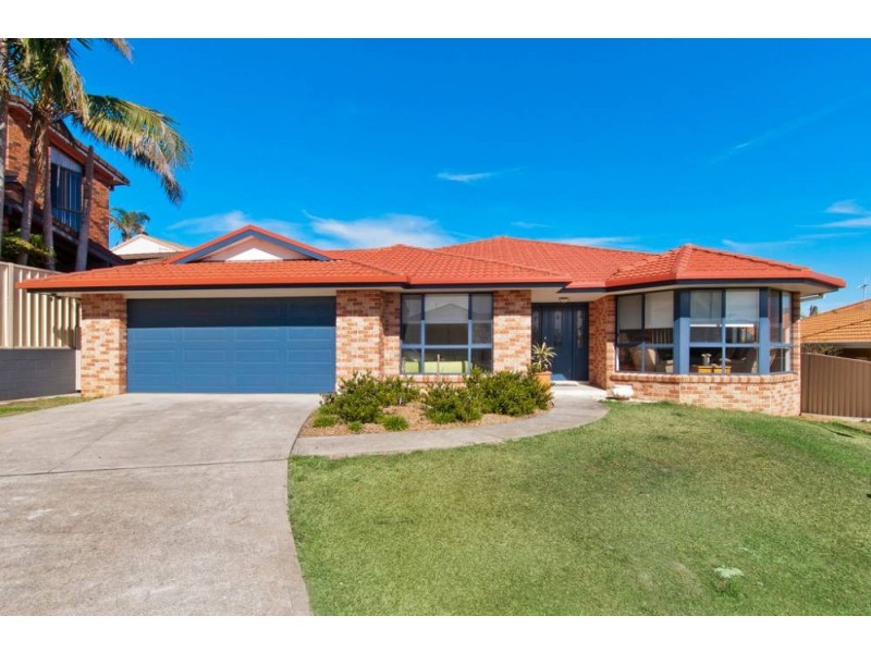 6 Colli Cl, Lake Cathie NSW 2445