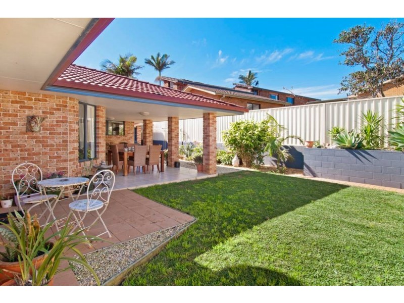 6 Colli Cl, Lake Cathie NSW 2445