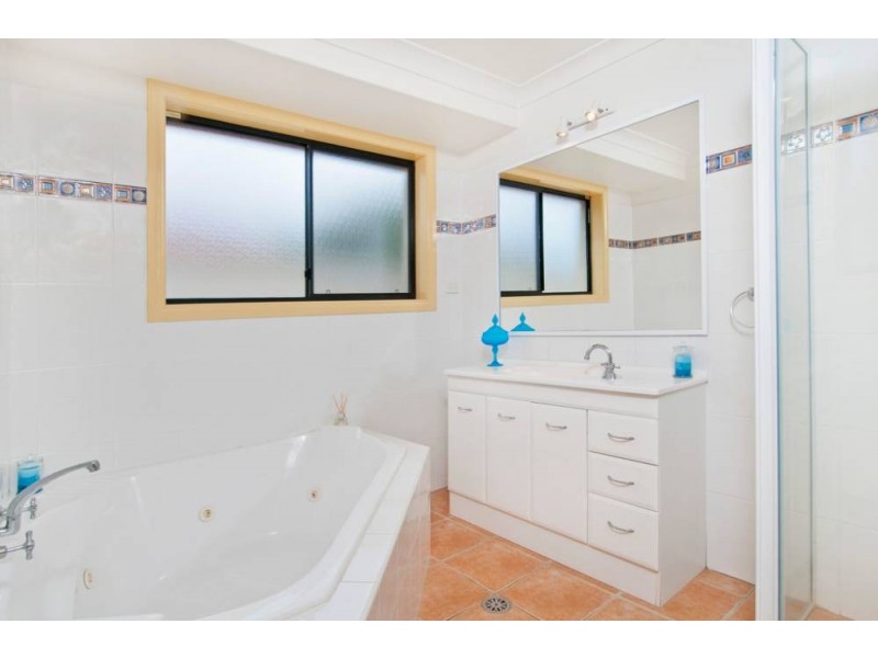 47 Abel Tasman Dr, Lake Cathie NSW 2445