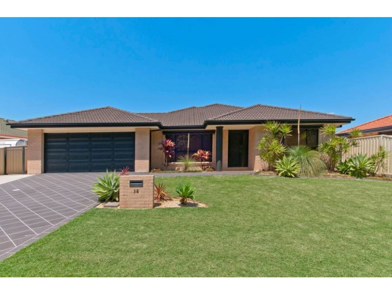 38 Explorers Way, Lake Cathie NSW 2445