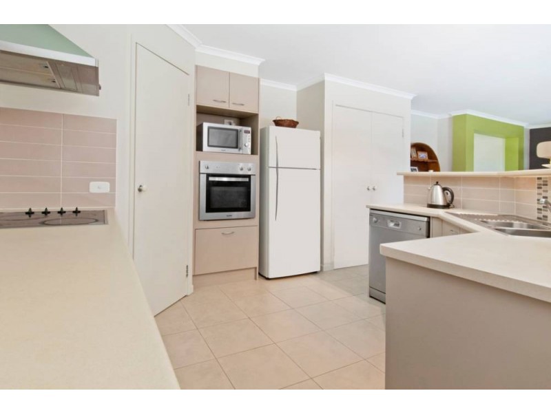 4 Whitby Pl, Lake Cathie NSW 2445