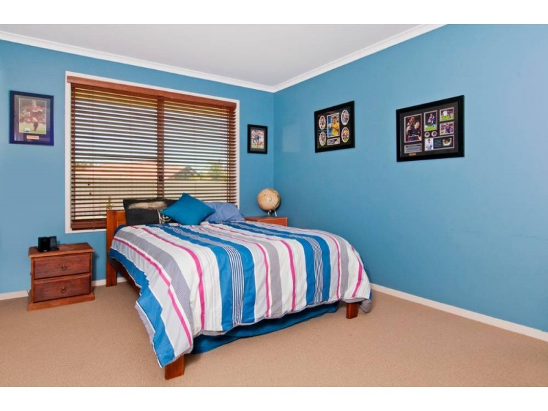 4 Whitby Pl, Lake Cathie NSW 2445