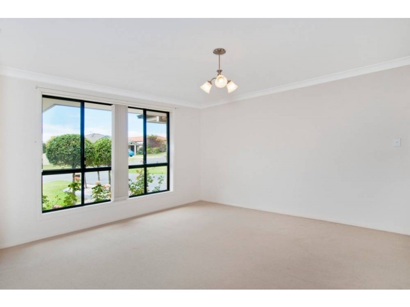 35 Explorers Way, Lake Cathie NSW 2445