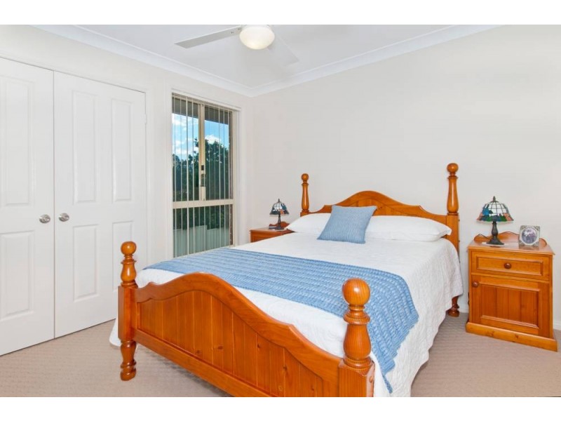 7 Dampier Crt, Lake Cathie NSW 2445