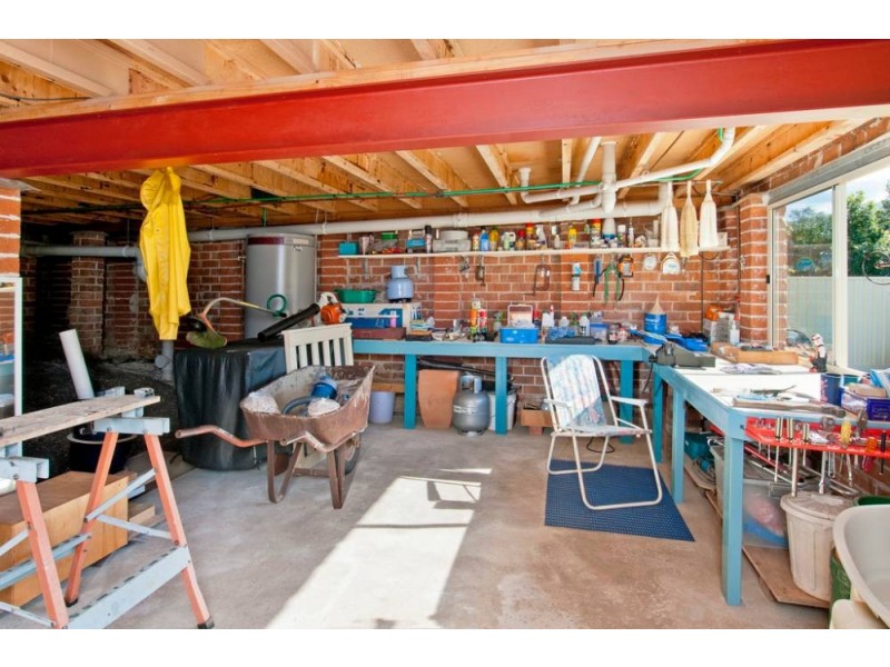 7 Dampier Crt, Lake Cathie NSW 2445